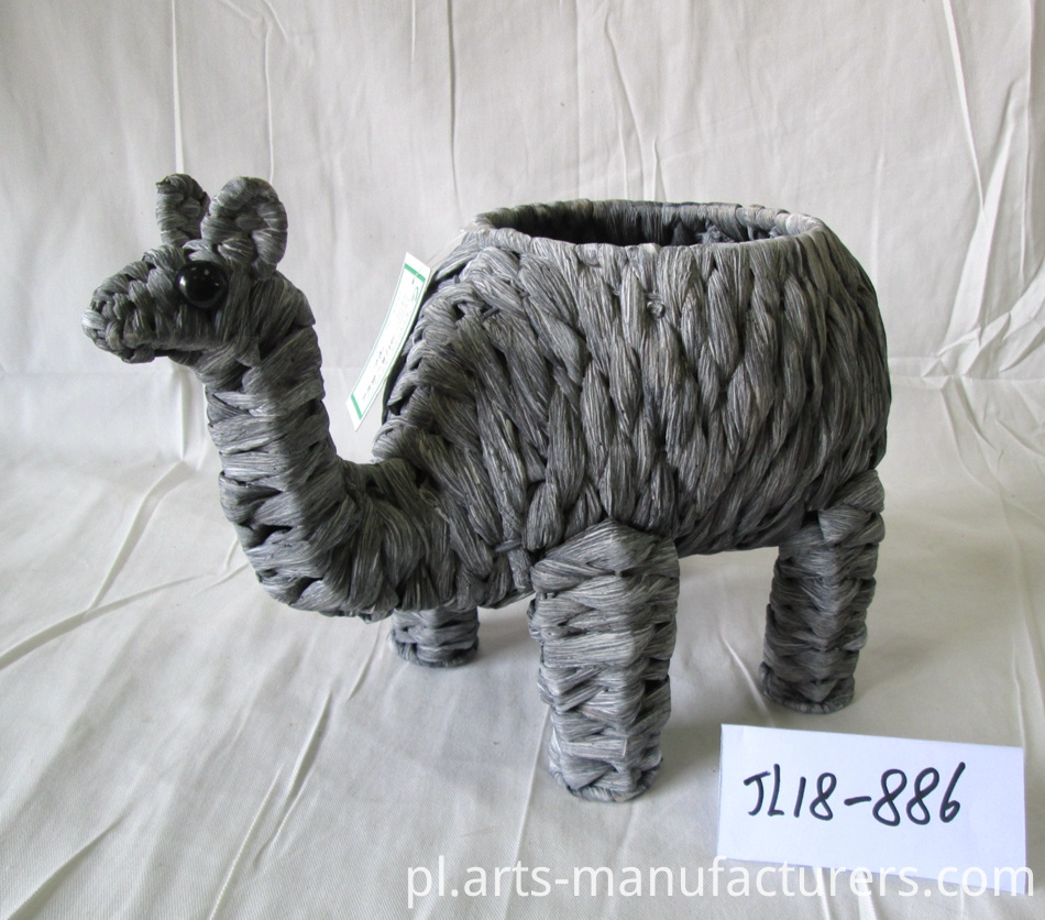 Kosz w kształcie wielbłąda Camel shape basket